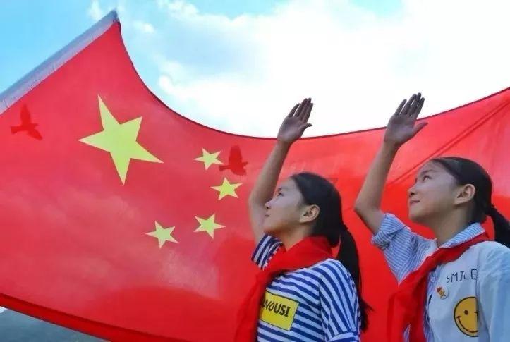 小萌妹的甜美装扮